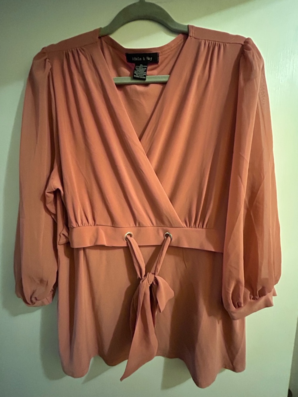 Adele & May NWOT Mauve Faux Wrap Blouse W/Tie at or Just Above Waist, Sz XL